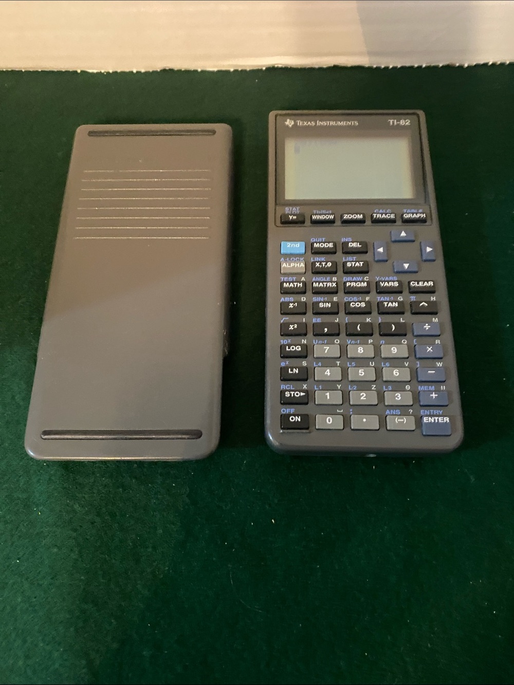 Graphing Calculator Texas Instruments T1-82